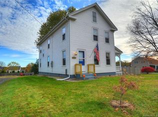 44 E St N, Suffield, CT 06078