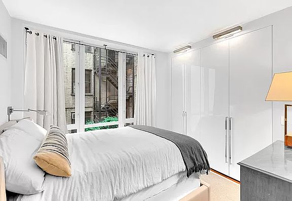 4th image of 130 W 20th St APT 2D