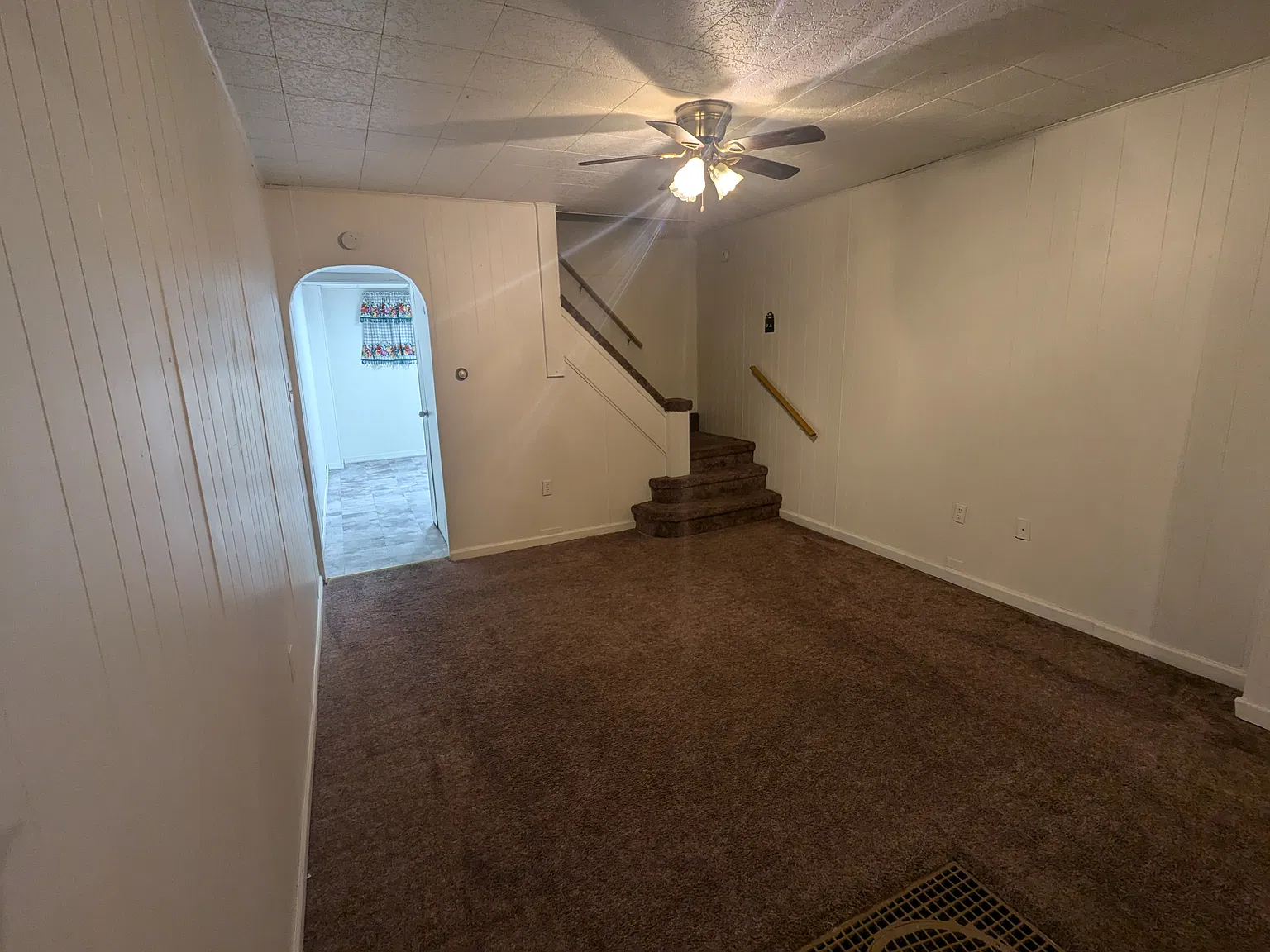 3 bed, 1200 sqft, $1,000 — Photo 3