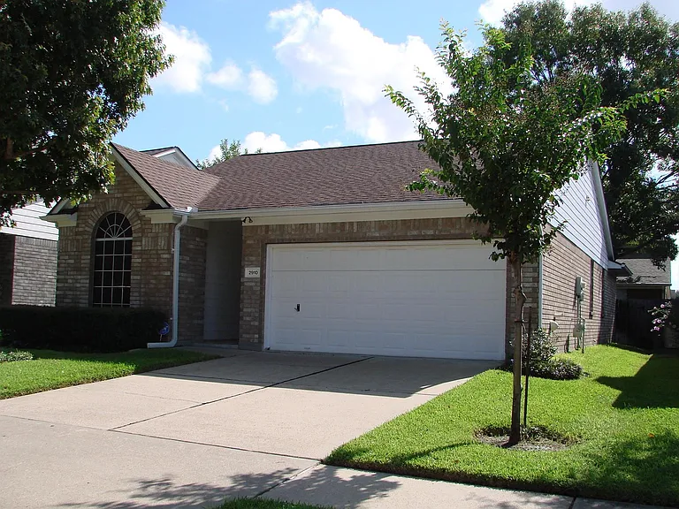 2910 Blue Dawn Dr — Photo 2