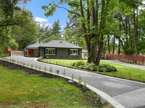 5470 Alderley Rd, Saanich, BC V8Y 1X8