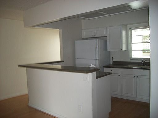 3rd image of 4805 Tarpon Ct #B