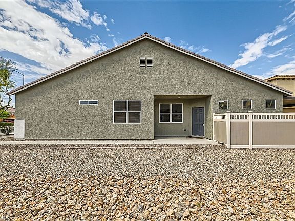 4th image of 1012 Aspen Cliff Dr