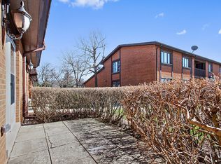 3221 Chestnut Dr #1, Flossmoor, IL 60422