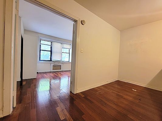 5th image of 146 E 35th St #2Z