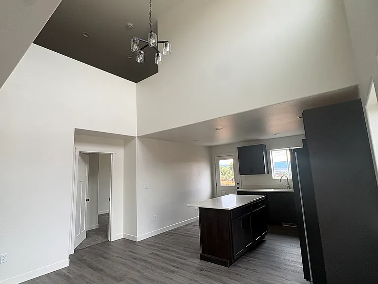 943 S Sweetwater Dr — Photo 11