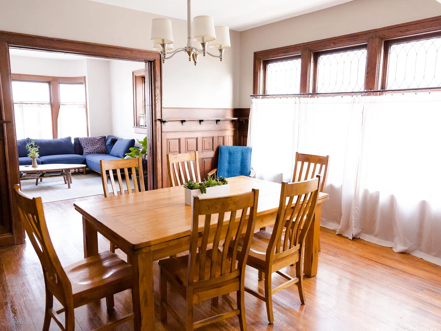 2 bed, 1350 sqft, $2,075 — Photo 2
