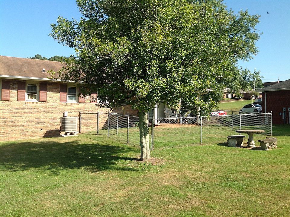 2nd image of 193 Blountville Byp