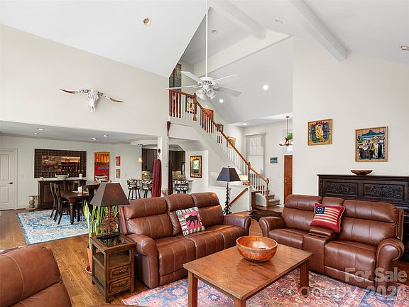 5th image of 1 Meadow Ridge Ln
