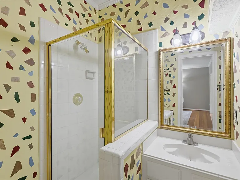 2114 Gentryside Dr — Photo 13