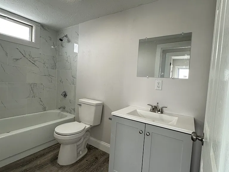1870 Purchase St #7 — Photo 4