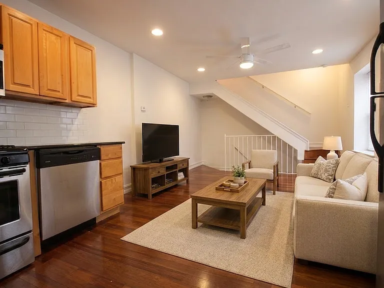912 New Market St #C — Photo 2