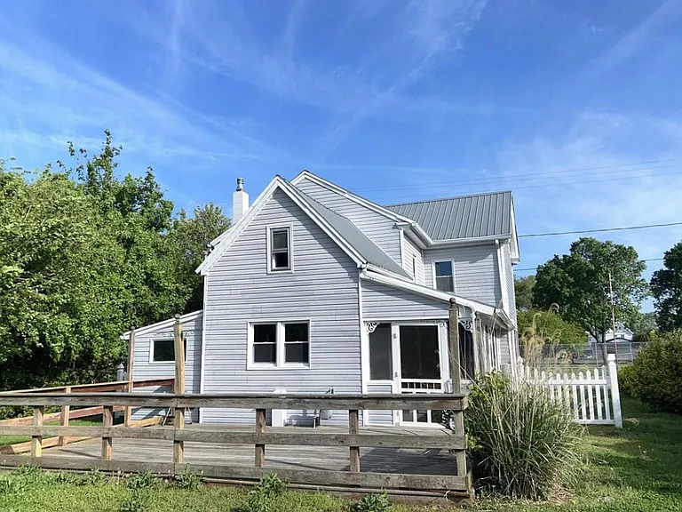 403 Delaware Ave — Photo 4