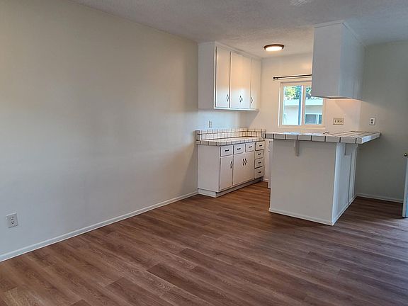 3rd image of 7617 Milton Ave
