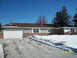 5th image of 2615 S 105th Ave