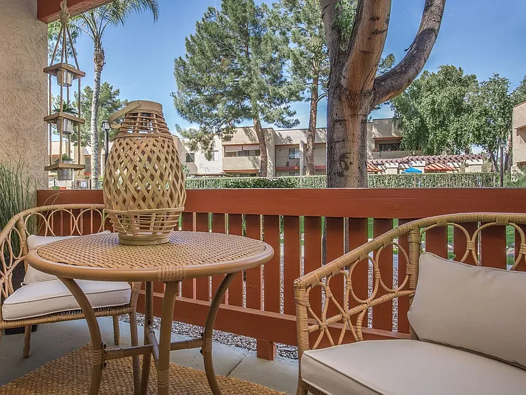 Sun Creek Apartments — Photo 47