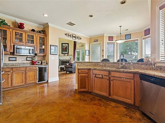 2nd image of 105 Natchez Trace Dr