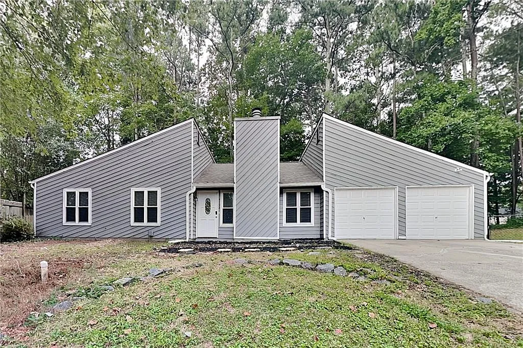 3 bed, 2.0 bath, 1464 sqft, $2,075 — Photo 1