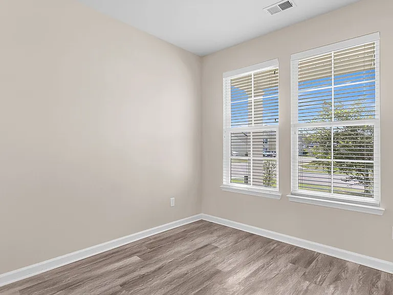 1104 Friartuck Trl — Photo 20