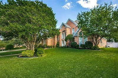 3rd image of 4415 Eaton Cir
