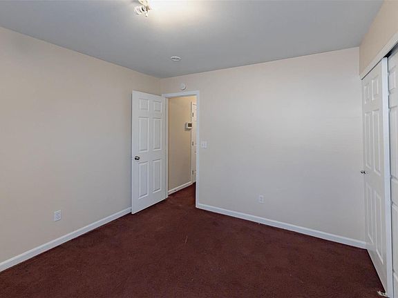 4th image of 2518 McLaran Ave