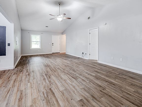 2nd image of 629 Honey Ridge Ln