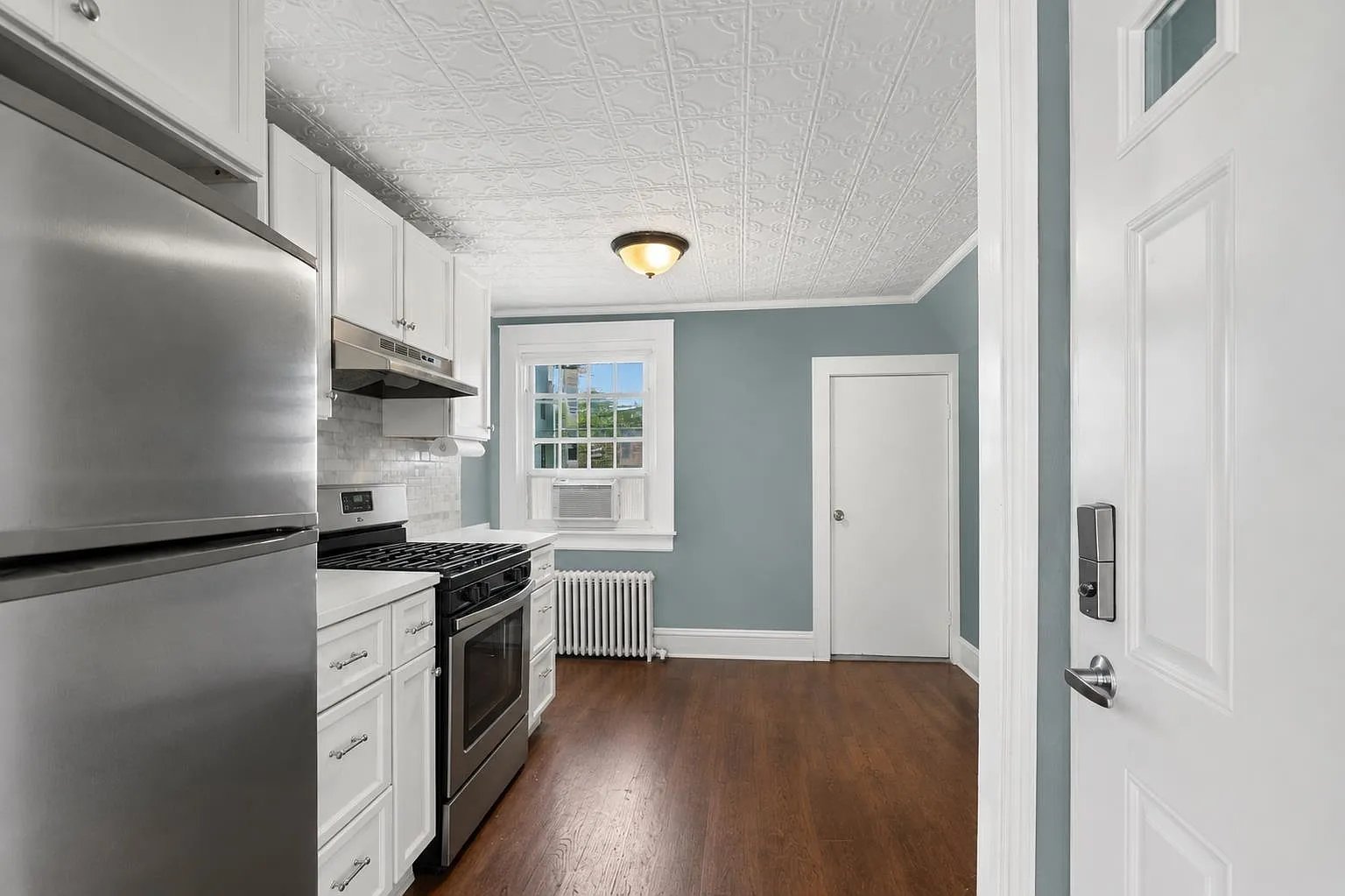 1 bed, 1.0 bath, $2,150 — Photo 3