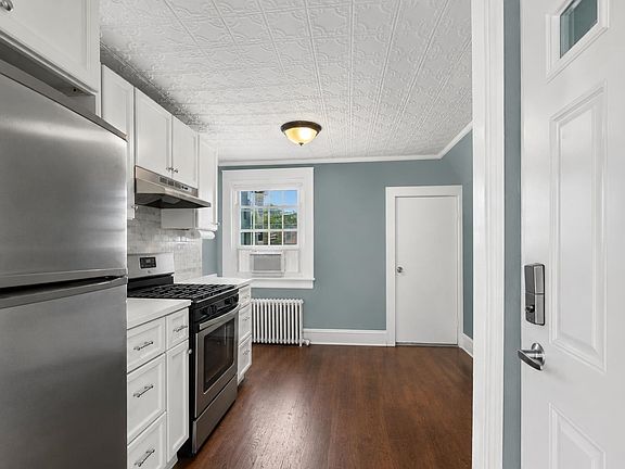 3rd image of 117 Sherman Ave #2