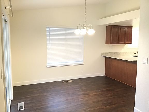 4th image of 2298 Penguin Dr