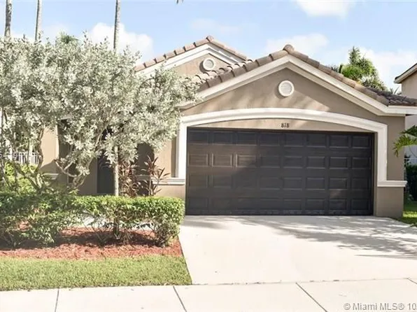 818 Golden Cane Dr, Weston, FL 33327