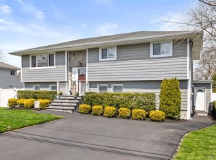 1299 Madison Avenue, West Islip, NY 11795