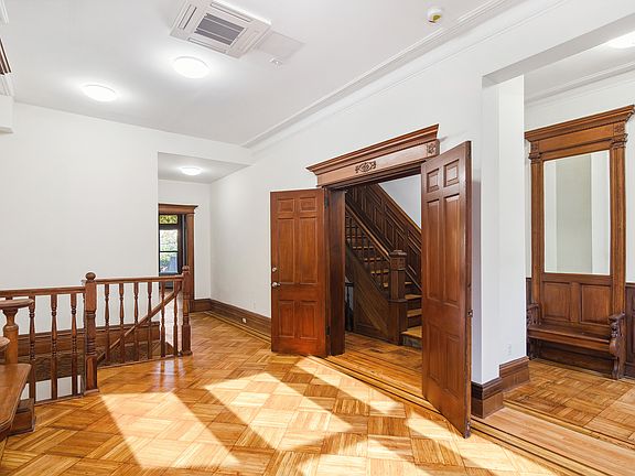 4th image of 289 Sterling Pl #1