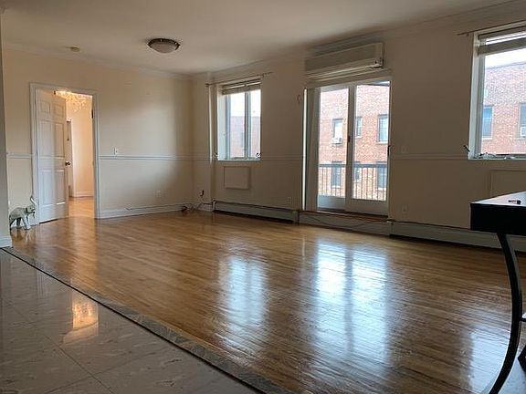 2nd image of 105 Kings Hwy