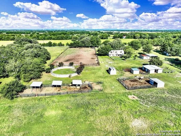 10820 MILES RD, Atascosa, TX 78002