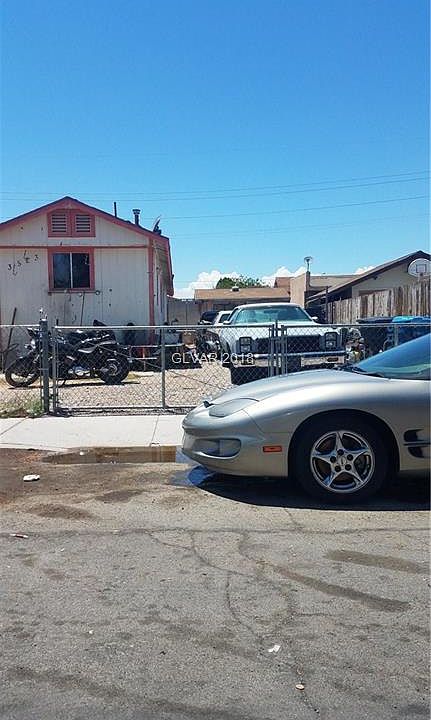 2nd image of 3523 Marquette Dr