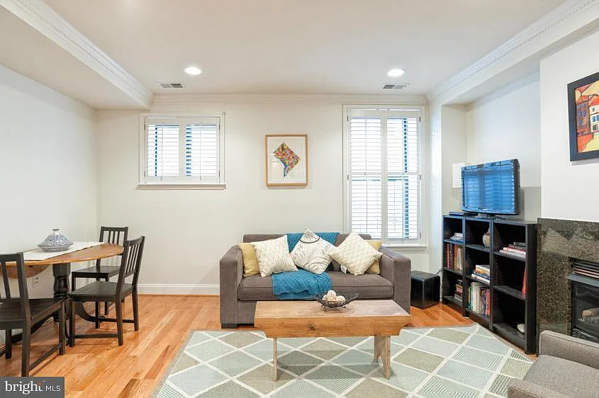 Building Photo - 1437 Spring Rd NW #12
