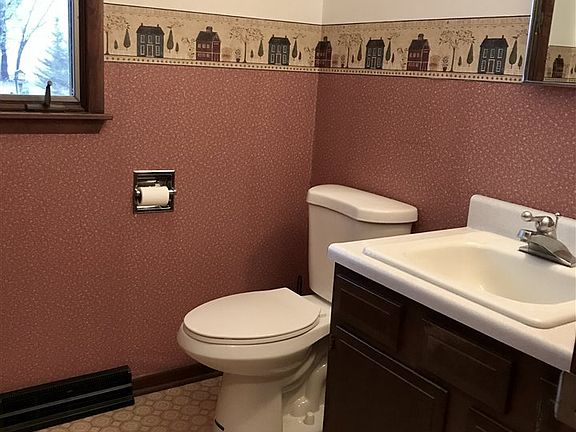 4th image of 3061 Stanley Ave