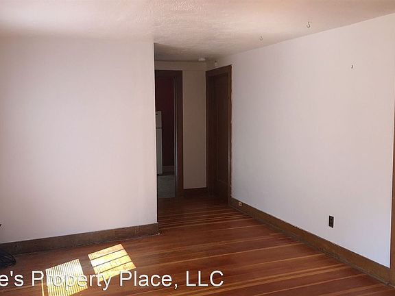 3rd image of 468 NE Maiden Ln