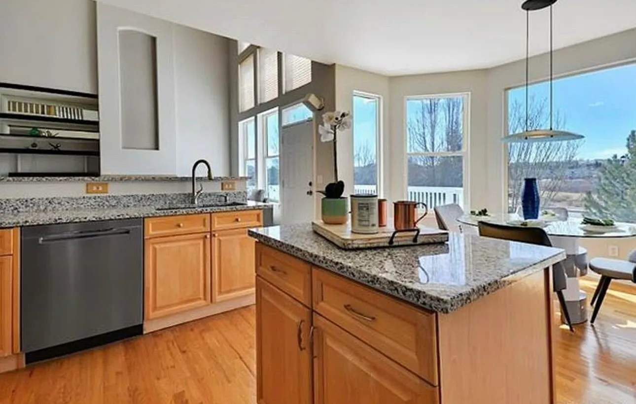 18048 E Ida Dr — Photo 4
