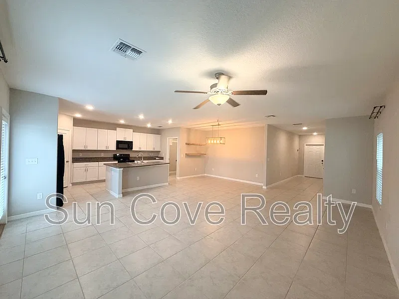 5 bed, 3.0 bath, 2264 sqft, $2,750 — Photo 3