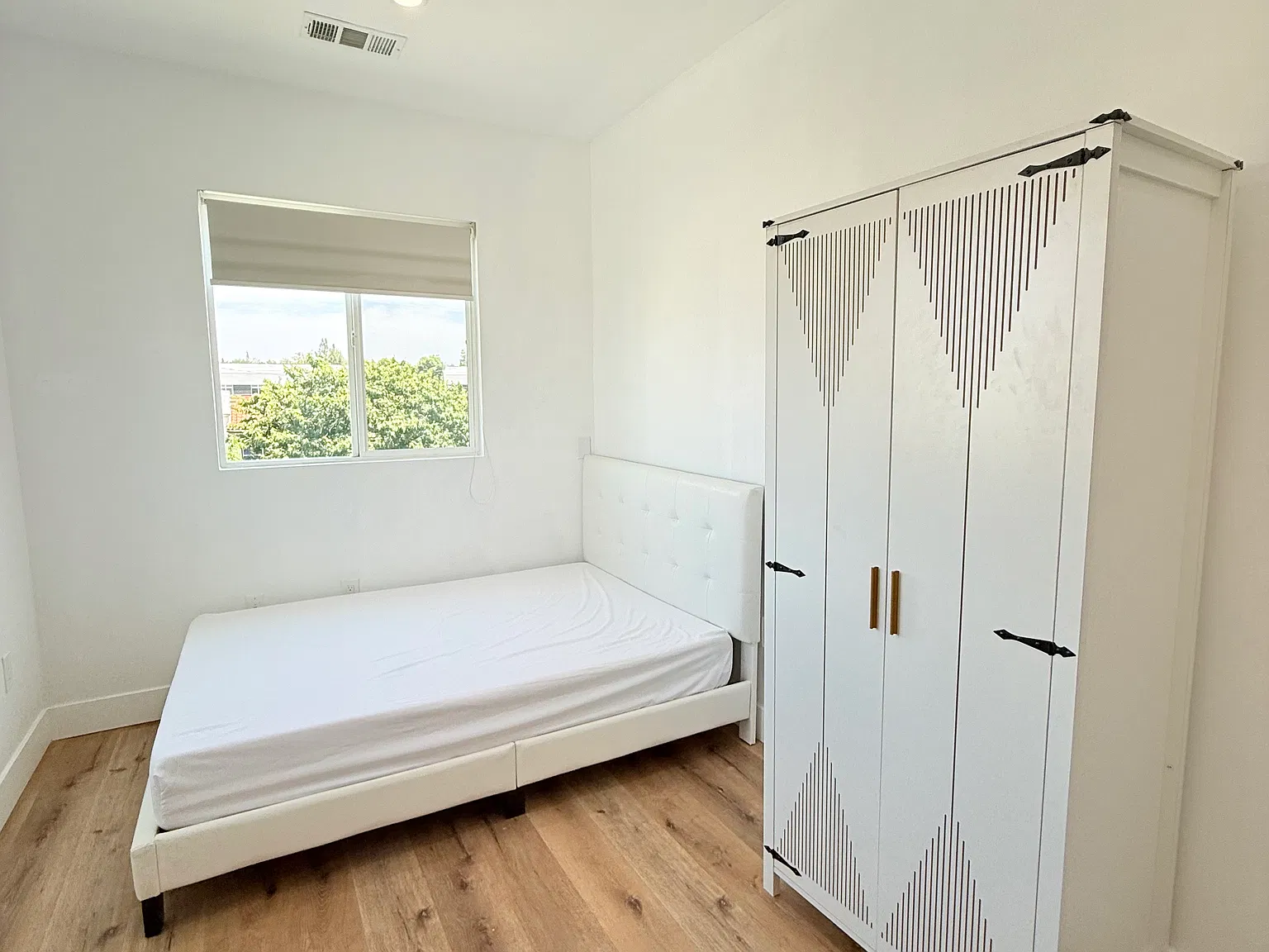 2 bed, $2,900 — Photo 3