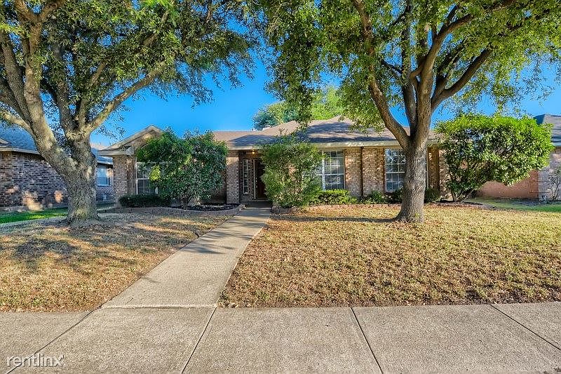 1st image of 2615 Palisades Pl
