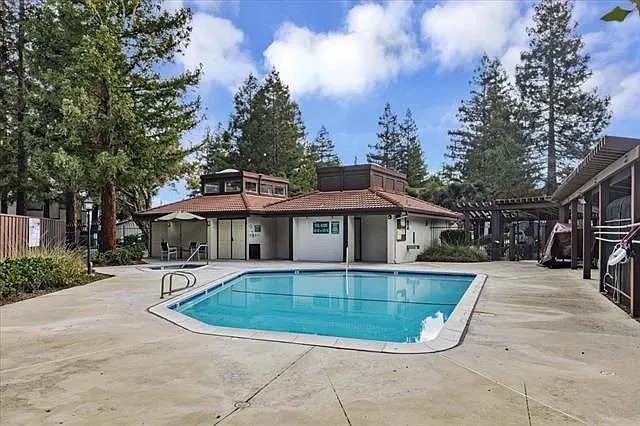 1 bed, 1.0 bath, 825 sqft, $2,500 — Photo 2