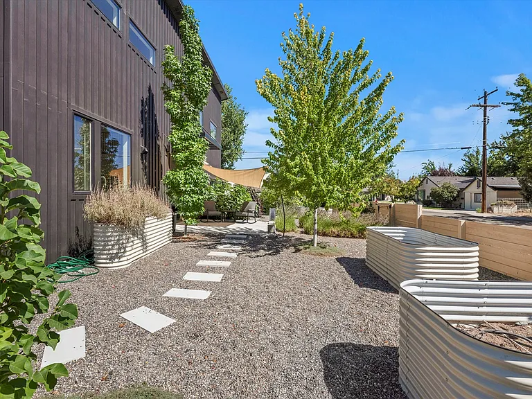 802 W Elwood Dr — Photo 37