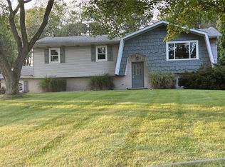 261 Mars Ct, Bethlehem, PA 18017