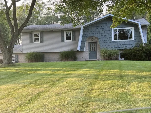 261 Mars Ct, Bethlehem, PA 18017