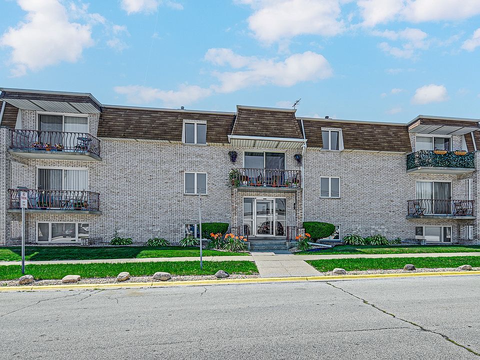 1st image of 18224 Wentworth Ave APT 2