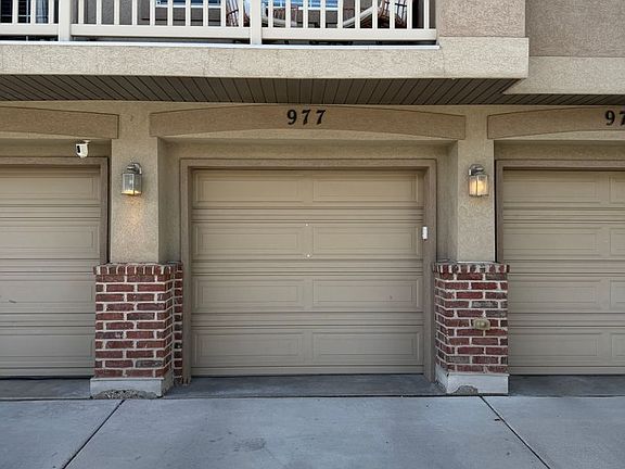2nd image of 977 Chelsea Ln