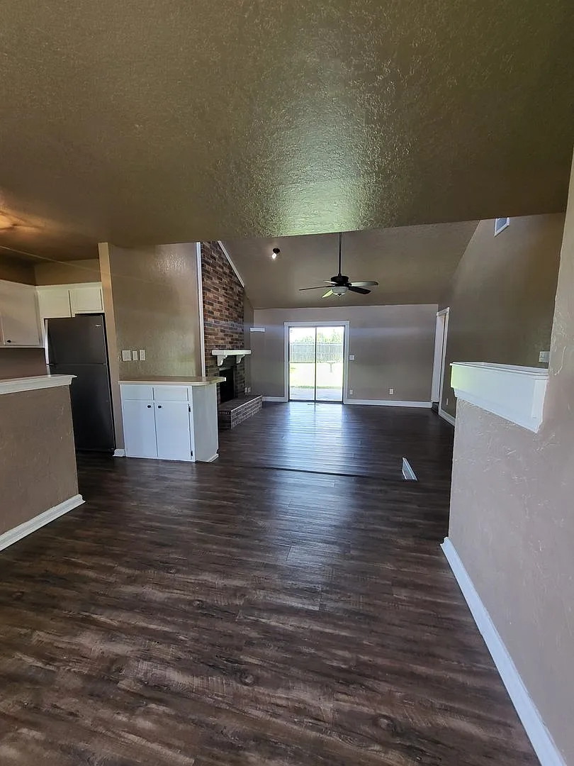(3) Bed/(2) Bath West Norman! Avail NOW! — Photo 4