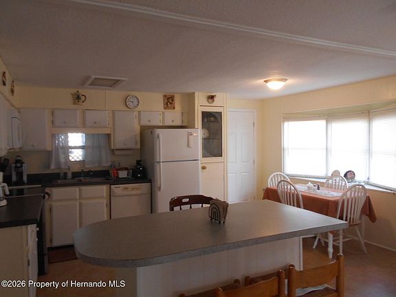 5th image of 8015 Cedar Cove Ave